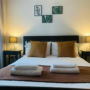 Unique 2 Bedroom In London/ Excel / Olympic Close To Line Tube Station With Gated Parking Space London